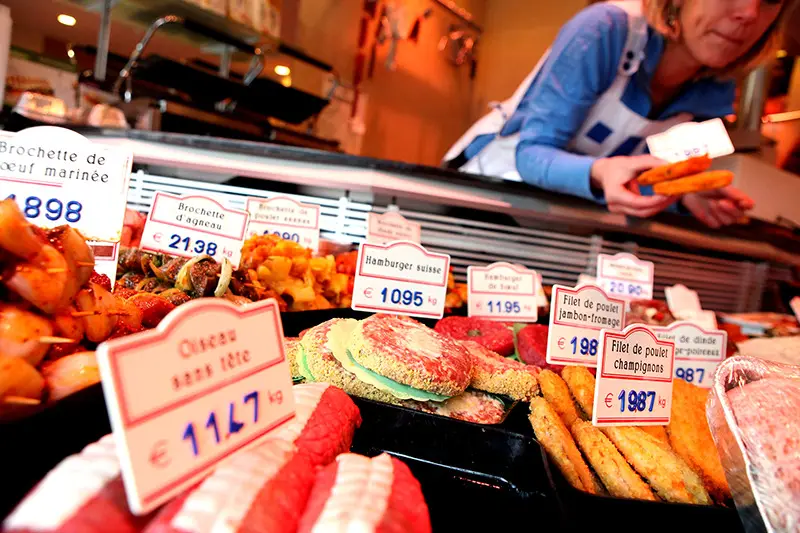 Vitrine réfrigérée de la boucherie